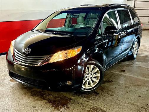 2012 Toyota Sienna XLE