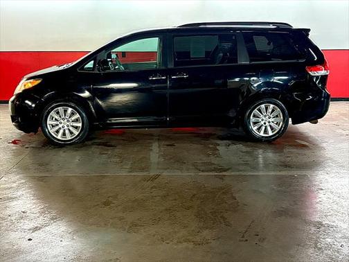 2012 Toyota Sienna XLE