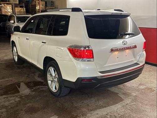 WHITE 2012 Toyota Highlander Limited