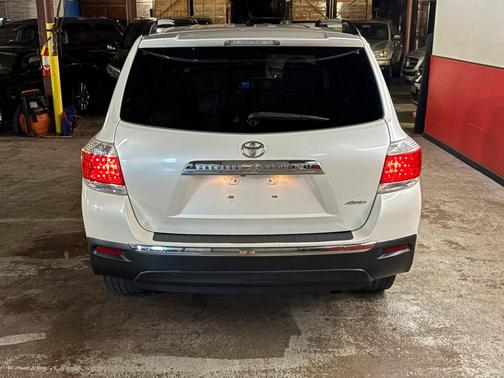 WHITE 2012 Toyota Highlander Limited