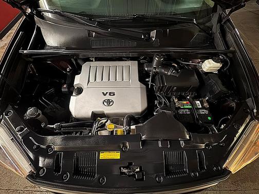 MAROON 2012 Toyota Highlander SE