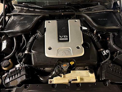 2011 INFINITI G37x Base