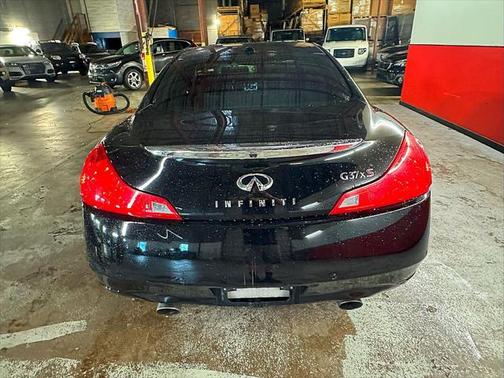 2011 INFINITI G37x Base