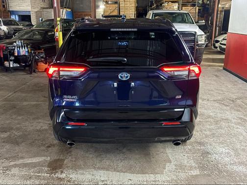 Blueprint 2021 Toyota RAV4 Prime SE