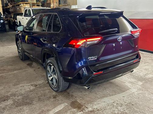 Blueprint 2021 Toyota RAV4 Prime SE