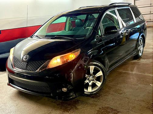 2011 Toyota Sienna LE