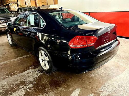 2012 Volkswagen Passat Base