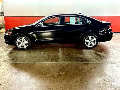 2012 Volkswagen Passat Base