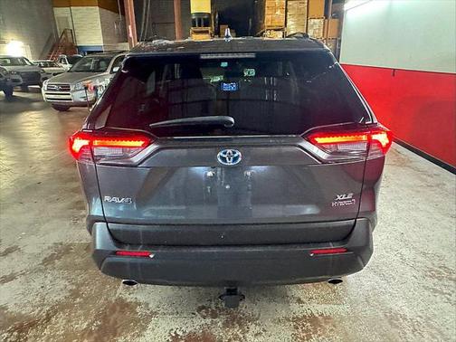 2020 Toyota RAV4 Hybrid XLE