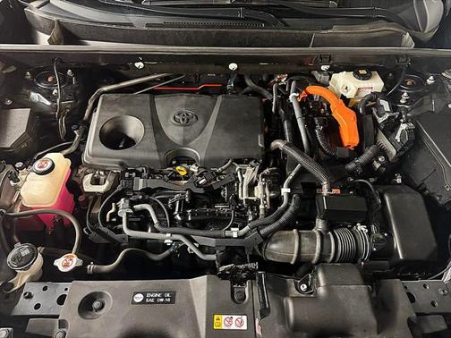 2020 Toyota RAV4 Hybrid XLE