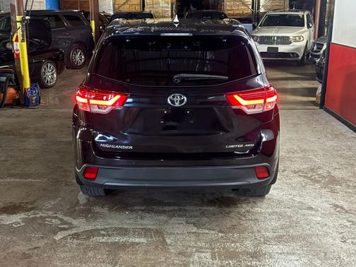 BLACK 2019 Toyota Highlander Limited