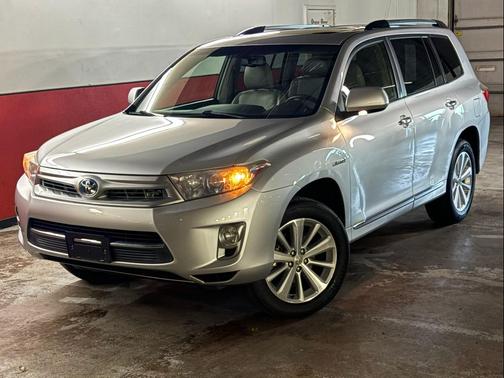 SILVER 2013 Toyota Highlander Hybrid Limited