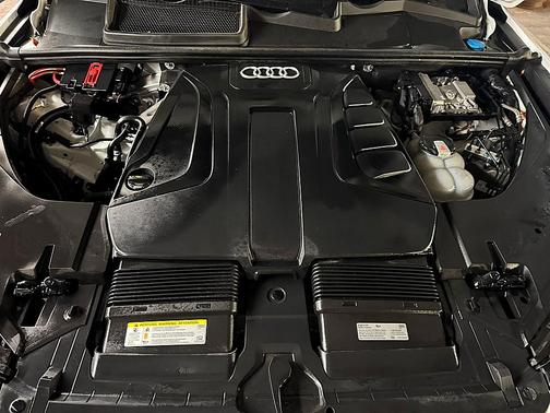 2019 Audi Q7 45 Premium Plus