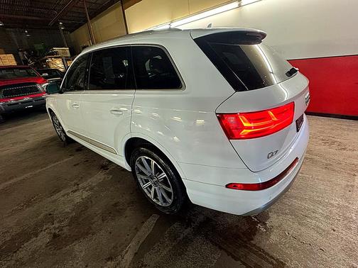 2019 Audi Q7 45 Premium Plus