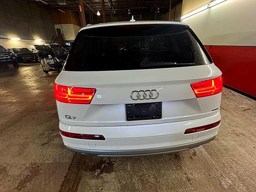 2019 Audi Q7 45 Premium Plus