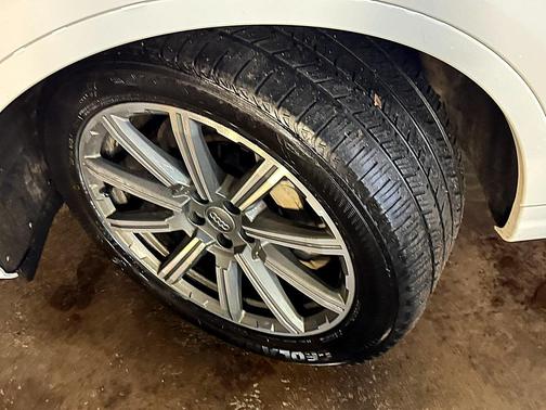 2019 Audi Q7 45 Premium Plus