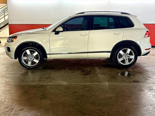 2012 Volkswagen Touareg TDI Lux
