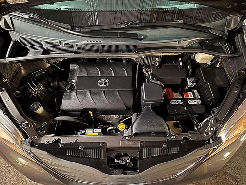 2014 Toyota Sienna XLE