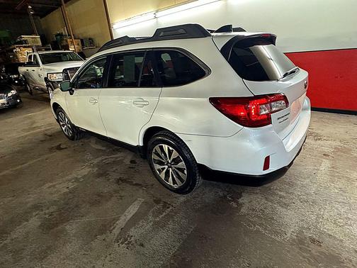 WHITE 2016 Subaru Outback 2.5i Limited