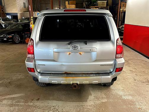 SILVER 2004 Toyota 4Runner SR5