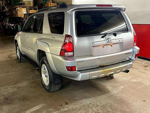 SILVER 2004 Toyota 4Runner SR5