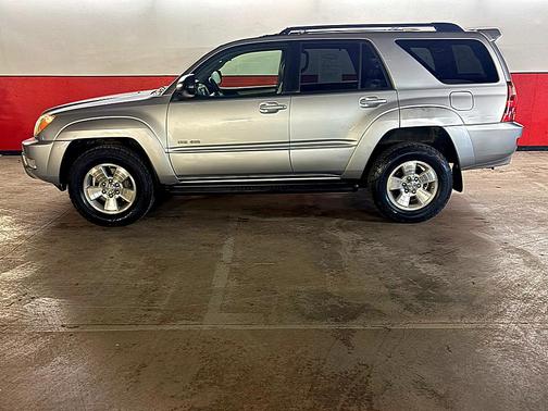 SILVER 2004 Toyota 4Runner SR5
