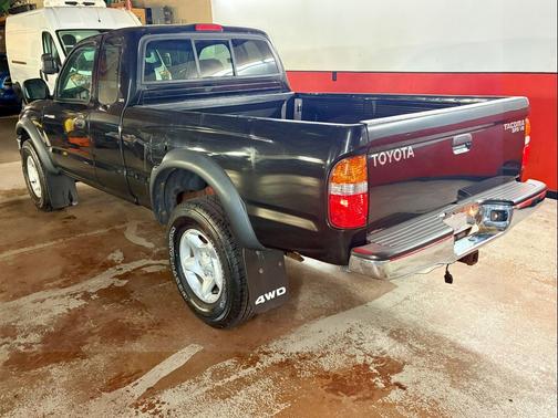 2004 Toyota Tacoma Xtracab