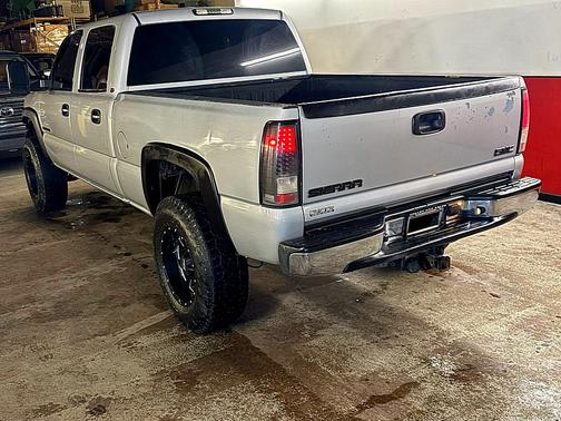 2003 GMC Sierra 2500 SLT H/D Crew Cab