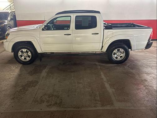 WHITE 2009 Toyota Tacoma Double Cab