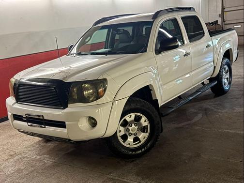 WHITE 2009 Toyota Tacoma Double Cab