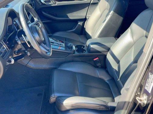 2022 Porsche Macan S
