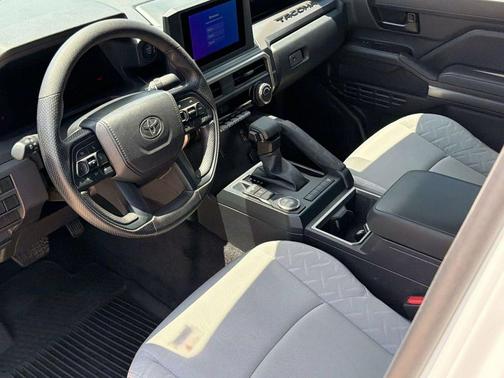 White 2024 Toyota Tacoma SR5
