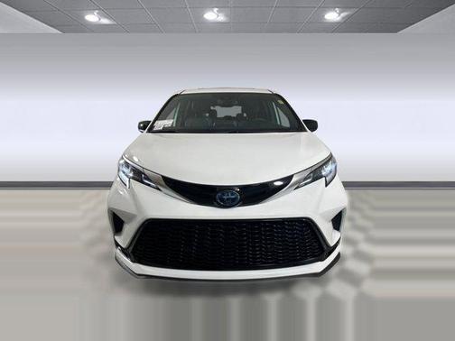 2023 Toyota Sienna XSE 7 Passenger