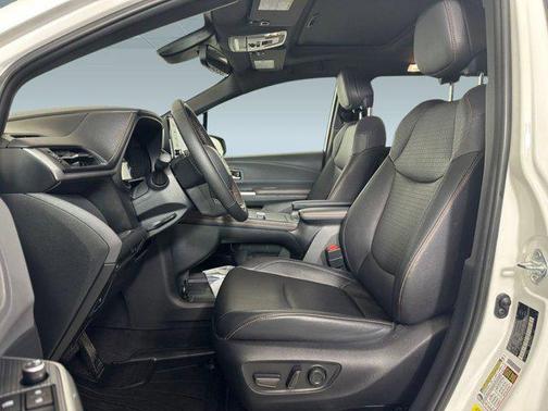 2023 Toyota Sienna XSE 7 Passenger
