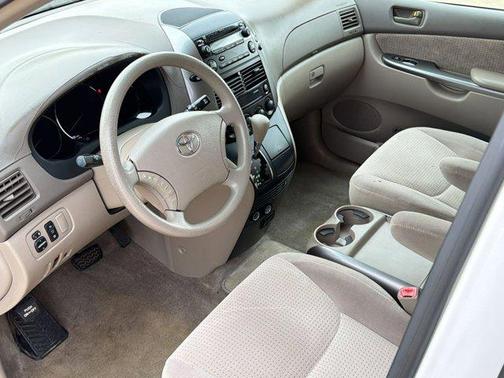 Natural White 2008 Toyota Sienna LE
