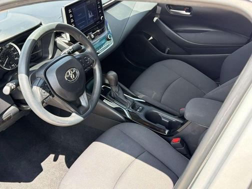 Classic Silver Metallic 2021 Toyota Corolla LE