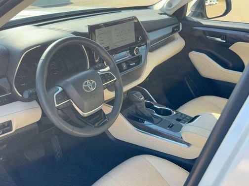 2024 Toyota Highlander Limited