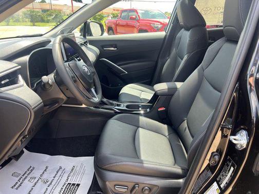2025 Toyota Corolla Cross XLE
