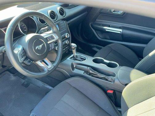 2021 Ford Mustang EcoBoost