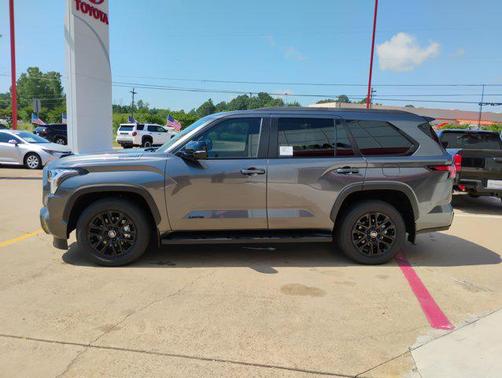 2025 Toyota Sequoia SR5
