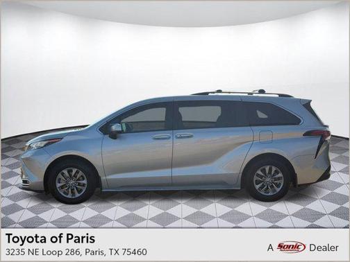 2022 Toyota Sienna XLE 8 Passenger
