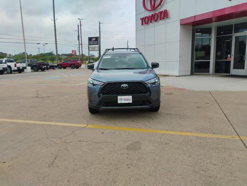 2025 Toyota Corolla Cross LE