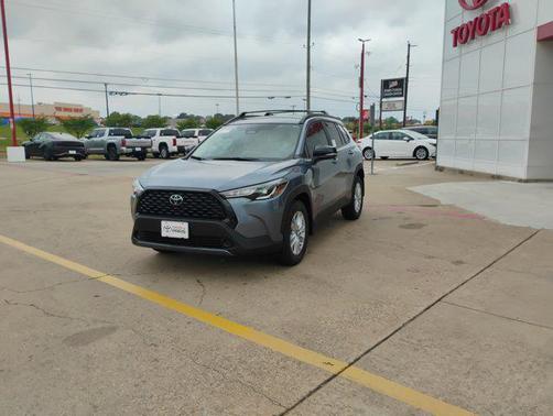 2025 Toyota Corolla Cross LE