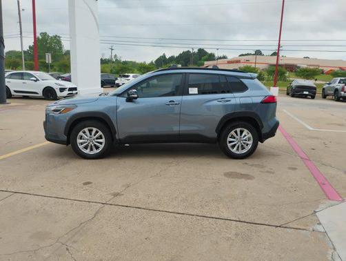 2025 Toyota Corolla Cross LE