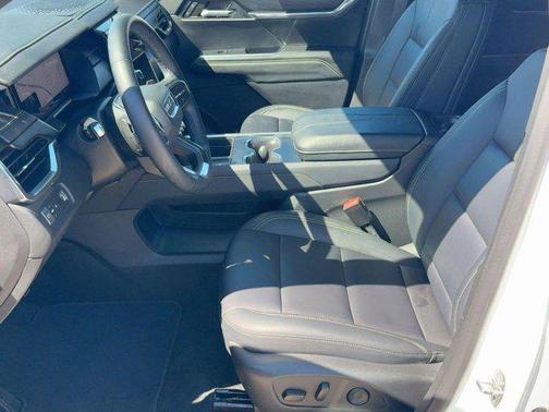 2024 GMC Acadia FWD Elevation