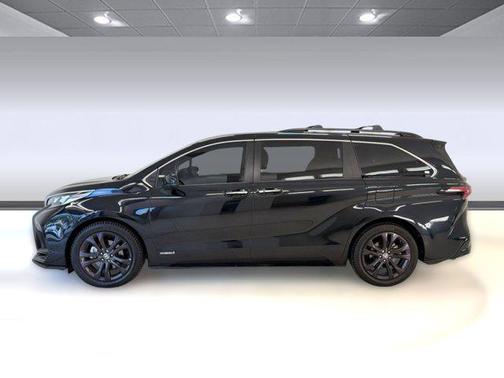 2021 Toyota Sienna XSE 7 Passenger