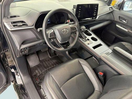 2021 Toyota Sienna XSE 7 Passenger