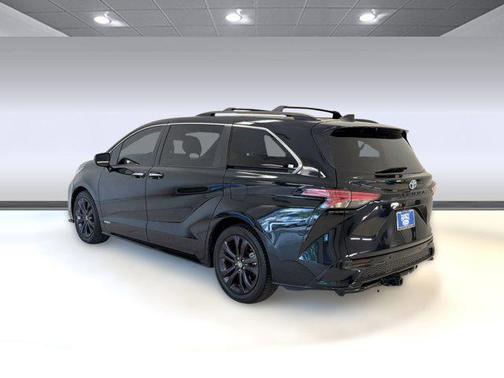 2021 Toyota Sienna XSE 7 Passenger