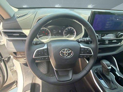 White 2026 Toyota Highlander XLE