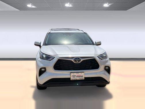 White 2026 Toyota Highlander XLE